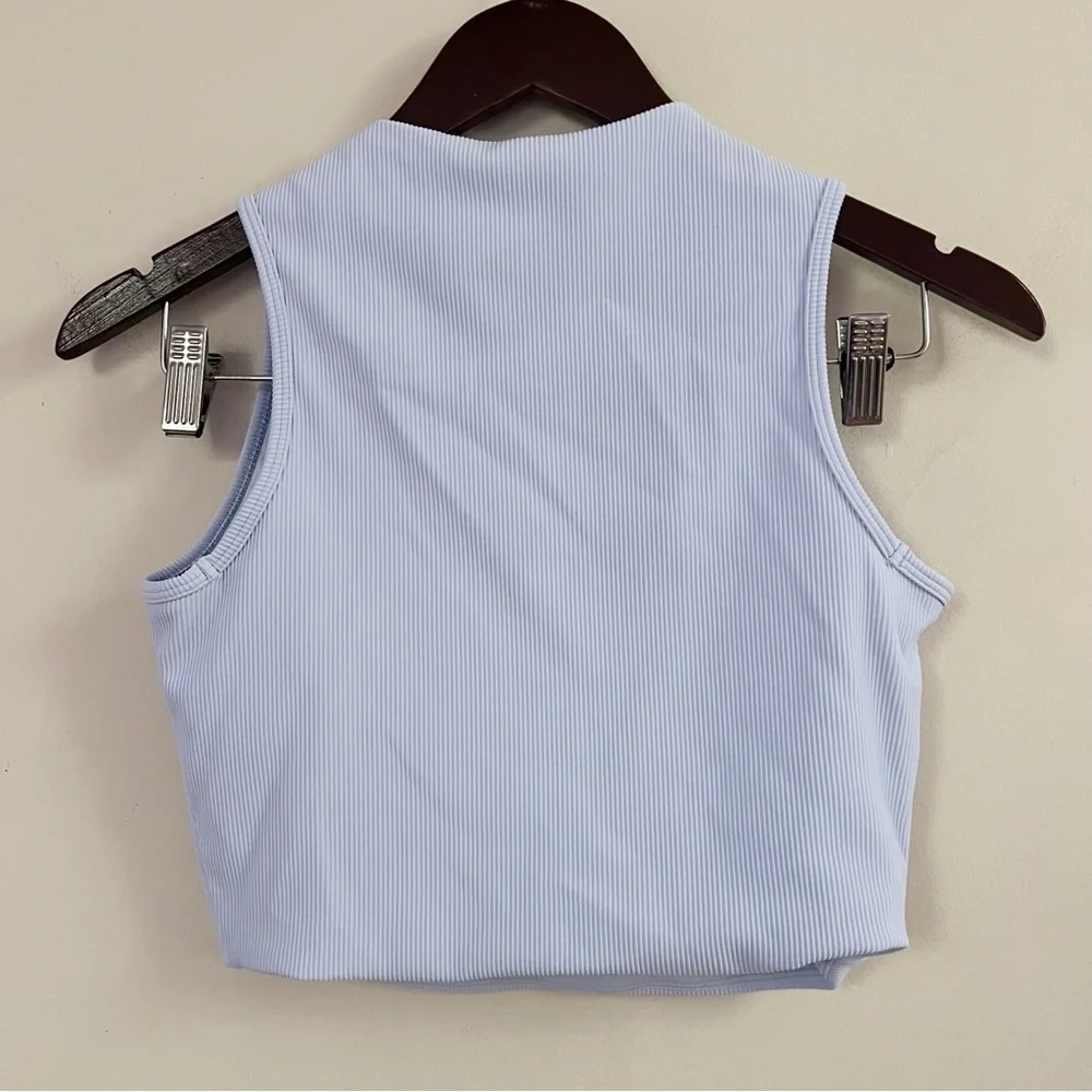 Spanx Contour Rib Mock Neck Crop Top in Light Blue Sleeveless Size Medium - Picture 5 of 8